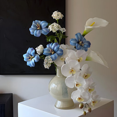 Ornements de fleurs simulées