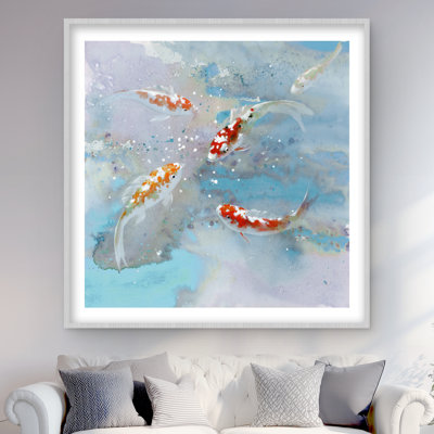 Poisson koi nageant dans l'eau bleue | Exotique, reproduction encadrée