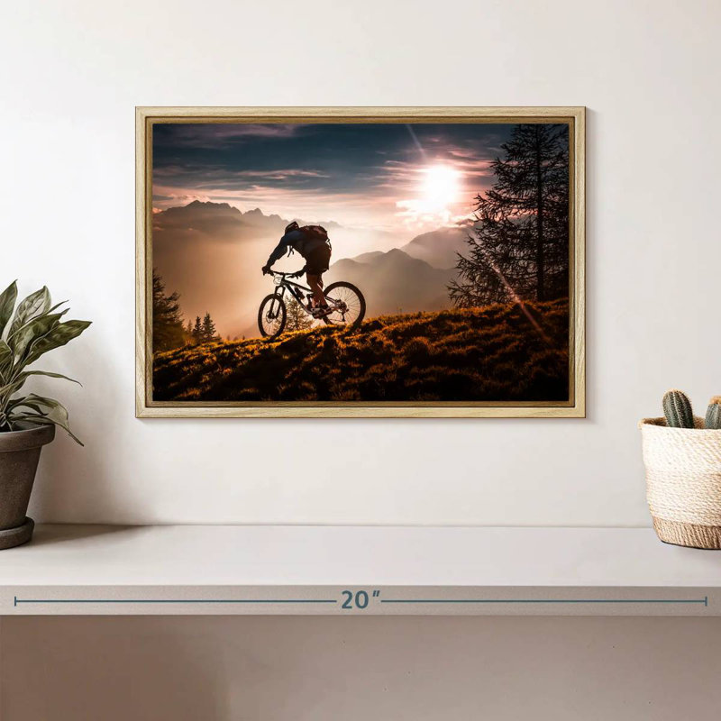Coucher de soleil à vélo au coucher du soleil, 31 po x 21 po, Cadre flottant en bois naturel