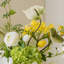 Ornements de fleurs simulées