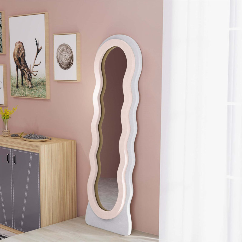 Demetrias Irregular Mirror, White/Pink
