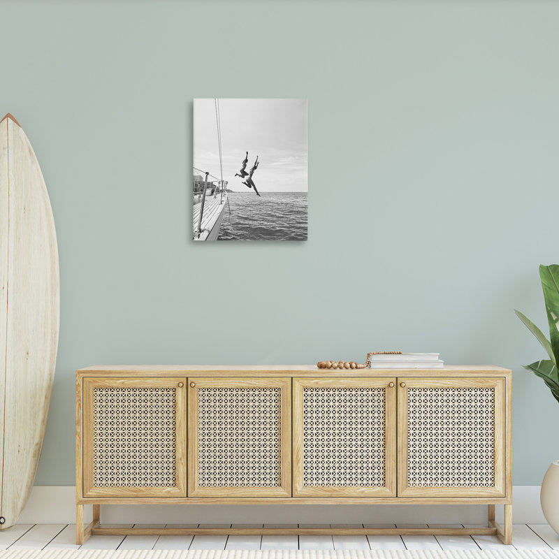 «People Diving from Boat», art mural sur toile par Sissi et Seb, H 30 po x l 24 po