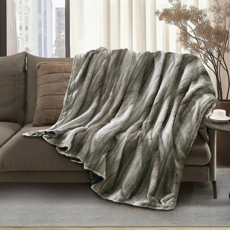 Couverture en fausse fourrure luxueuse gris fumé, Gris, Couvre-lit / courtepointe très grand