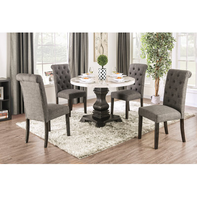 Ensemble repas pour quatre personnes