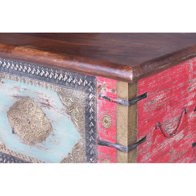 Urrutia Accent Trunk