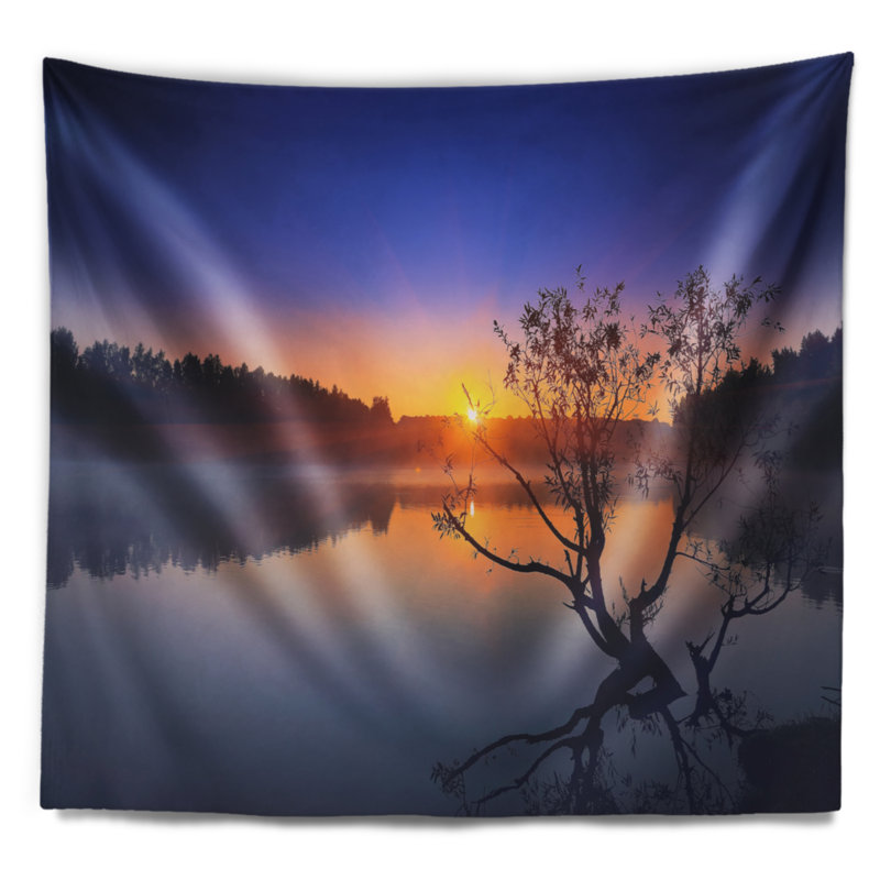 Arbre solitaire Schafer dans un étang en tapisserie bleue, H 50 po x l 60 po
