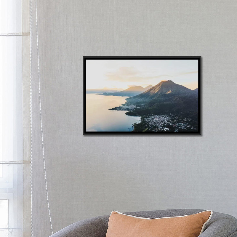 « lake atitlán, guatemala ii » par luke anthony gram, reproduction d’impression sur toile tendue, Toile avec cadre noir