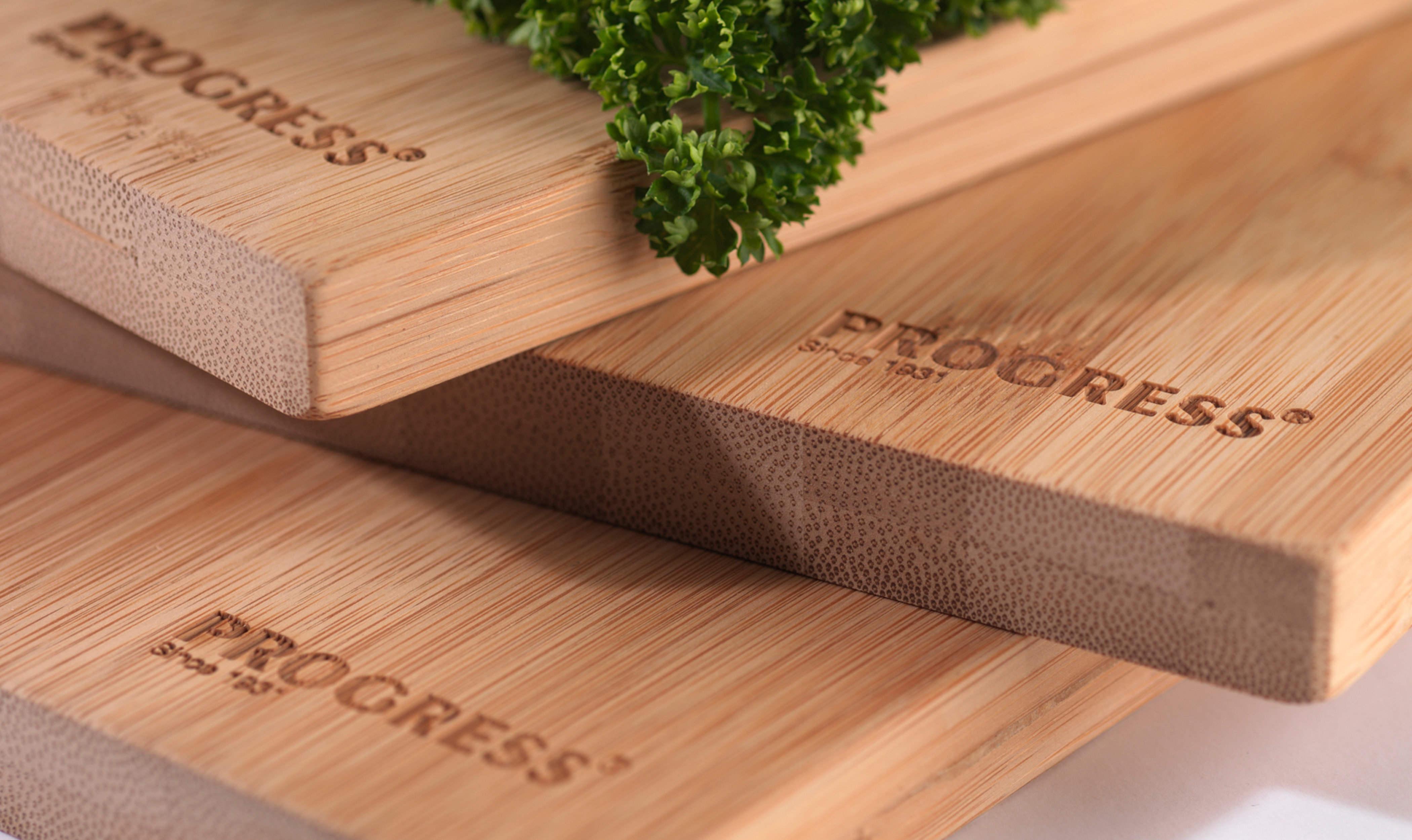 This set of three includes a 30 cm, 35 cm and 45 cm chopping boards.