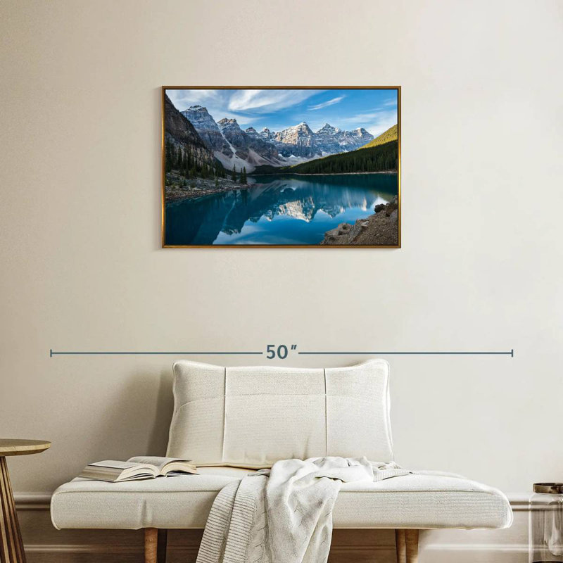 Lac Moraine dans la vallée, Cadre flottant doré, 31 po x 21 po