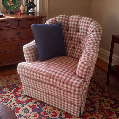 Fauteuil rétro à carreaux rouge