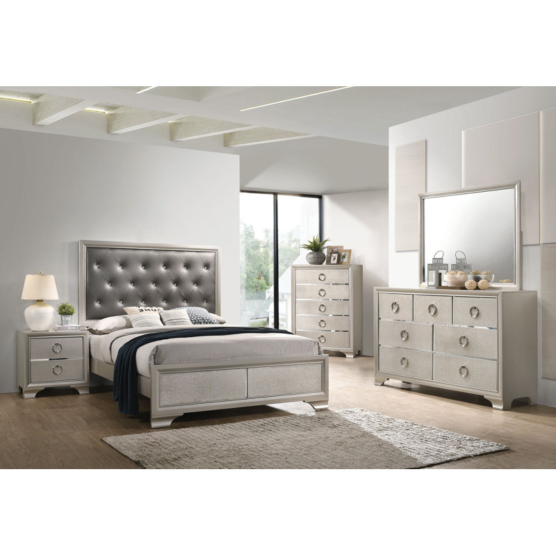 Ensemble de chambre à coucher à panneaux 5 pièces Myarlene, Grand