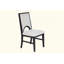 Chaise à découpes arquée en tissu blanc