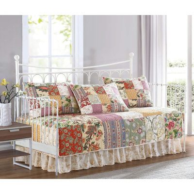 Beige/Red Cotton Reversible Quilt Set