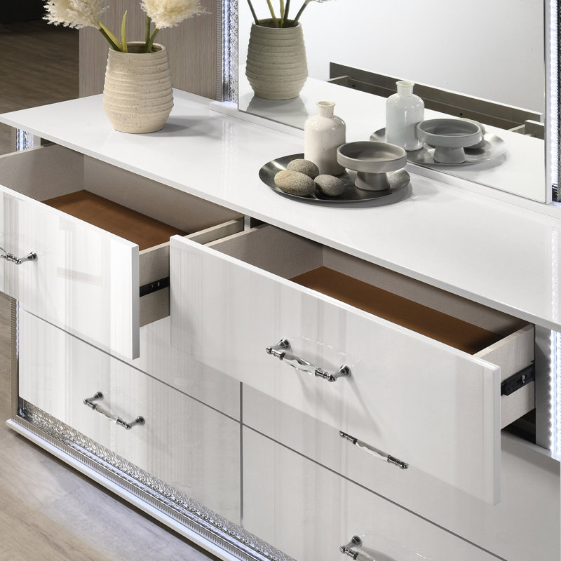 Ensemble de chambre avec 5 lumières Divala, Cinq pièces : Lit; deux tables de chevet ; commod, Grand
