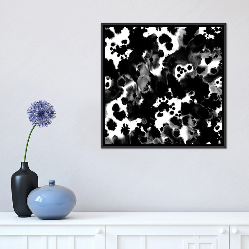 « blaire b&w », impression sur toile, H 18 po x l 18 po x P 1,5 po, Toile avec cadre noir