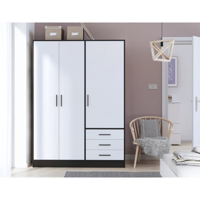 Armoire Shoaf