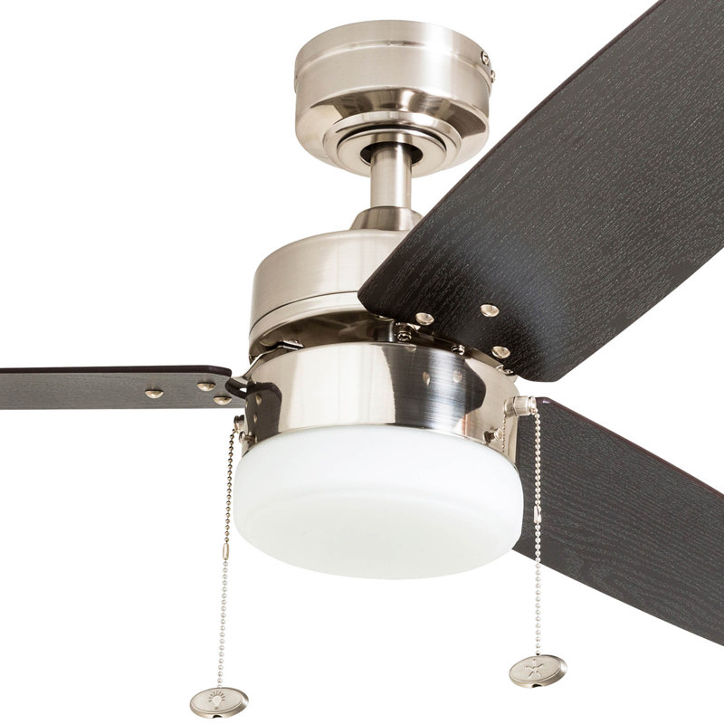 Ventilateur de plafond avec lumière DEL Reston, Nickel brossé avec pales de couleur chocolat