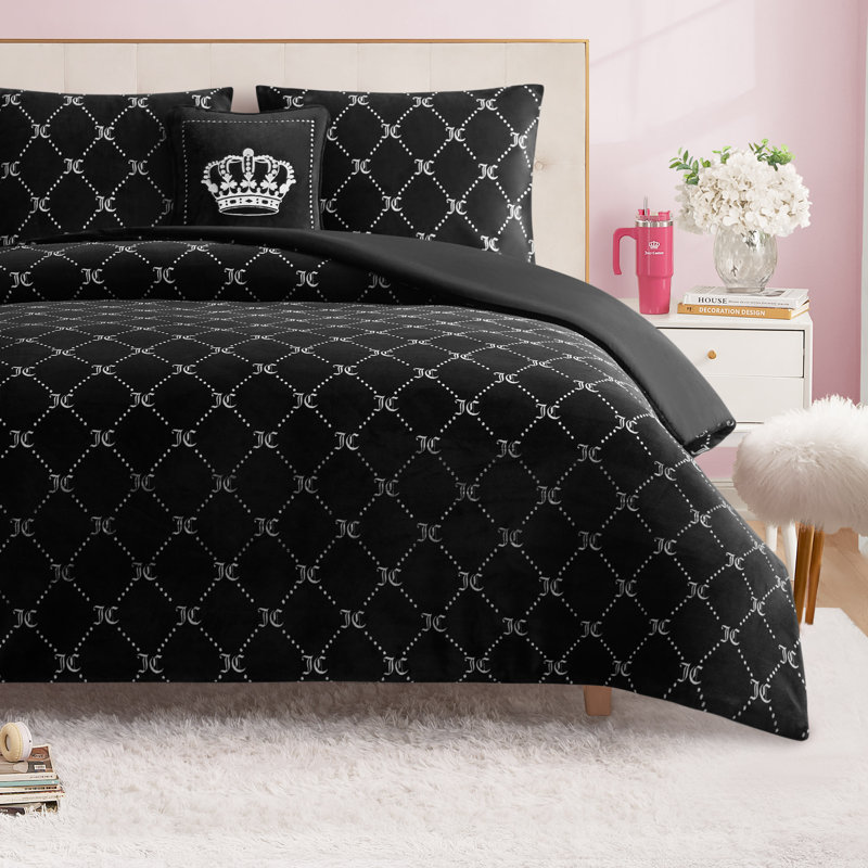 Juicy Couture Plush Trellis Link Reversible Comforter Sets, Full/Queen Comforter + 3 Additional Pieces, Black