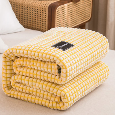 Soft Plush Throw Blanket for Sofa and Bed, Lightweight and Cozy for Everyday Home Use