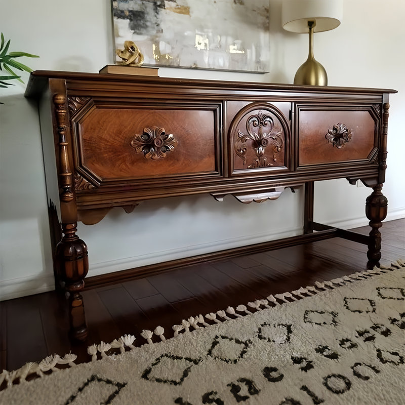Armoire d'entrée de style français