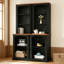 Élégante armoire autoportante deux pièces avec rangement entièrement ouvert, tablettes en noyer, conception courbée, dispositif anti-basculement, noir