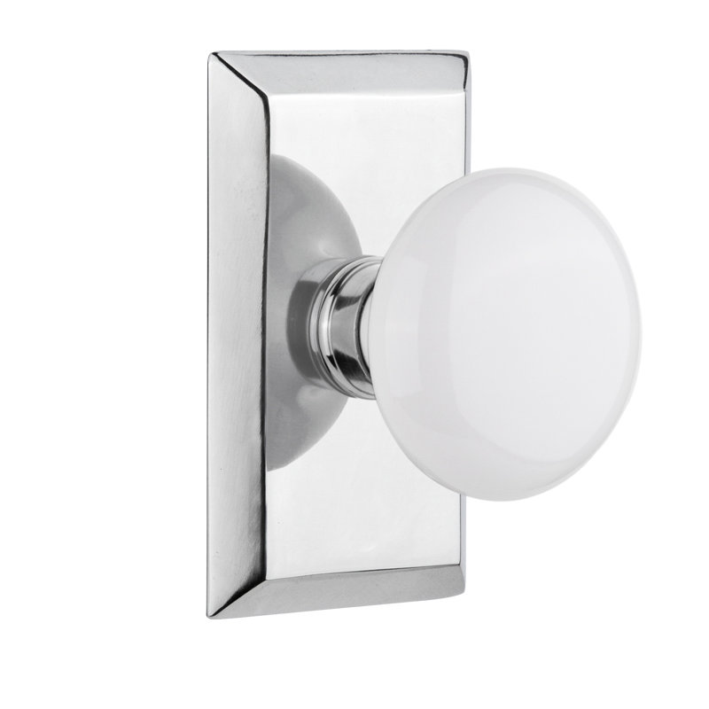 Plaque Studio avec poignée de porte en porcelaine blanche, Chrome brillant
