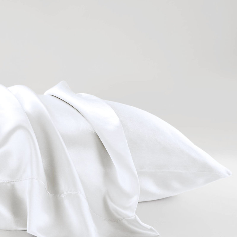 Drap-housse simple en satin de luxe blanc 4 pièces - surface froissée, soyeuse et douce, convient aux matelas de 16 po, comprend 1 drap plat, taies d'oreiller ajustées, frisottis apprivoisé pour la douceur des cheveux