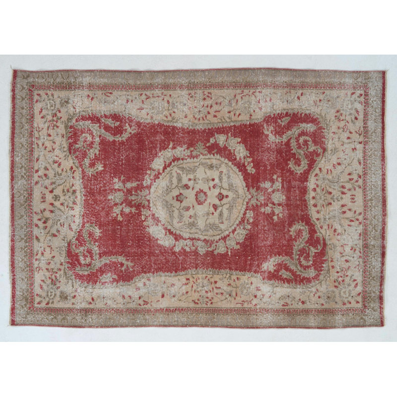 Tapis européen rétro en rouge, beige et brun