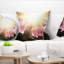 Grandes fleurs roses avec lumière du soleil - coussin à imprimé floral-29488214-29488217