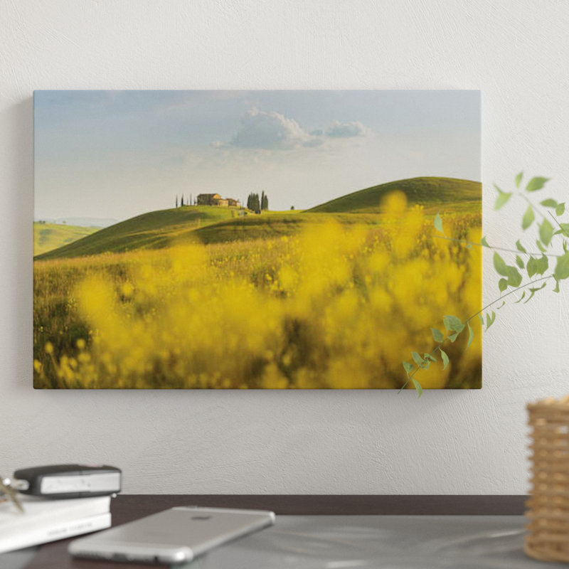 «Spring in Tuscany II» par Daniel Kordan, reproduction sur toile tendue sur châssis, H 18 po x l 26 po x P 1,5 po