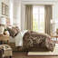 Édredon 4 pièces très grand. Inspiré. Tissu chenille. Comprend un édredon, des taies décoratives et une jupe de lit. Fermeture à glissière cachée. Look satiné élégant. . Conception importée. Délicat.