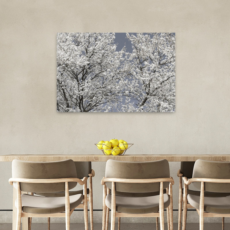 Art mural éthéré à fleurs blanches délicates, H 24 po x l 36 po