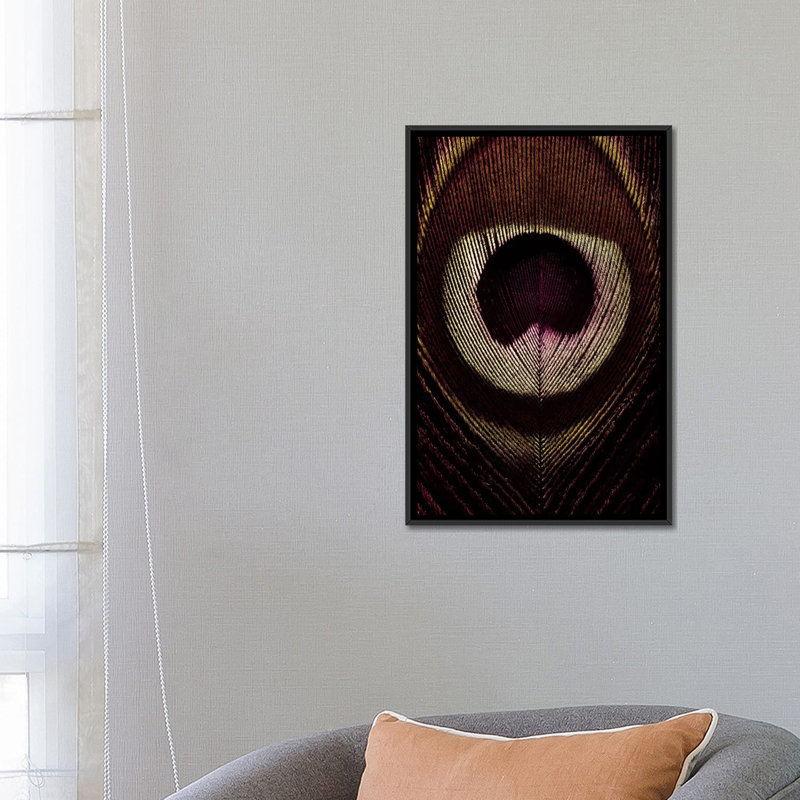 «Bronze Peacock Feather», reproduction de photo sur toile, H 26 po x l 18 po x P 1,5 po, Toile avec cadre noir, Pas de tapis