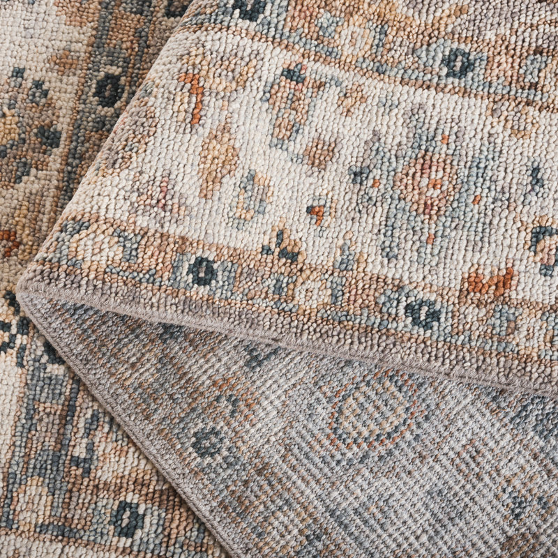Samarkand 122 Area Rug In Light Grey / Beige, Rectangle 6' x 9'