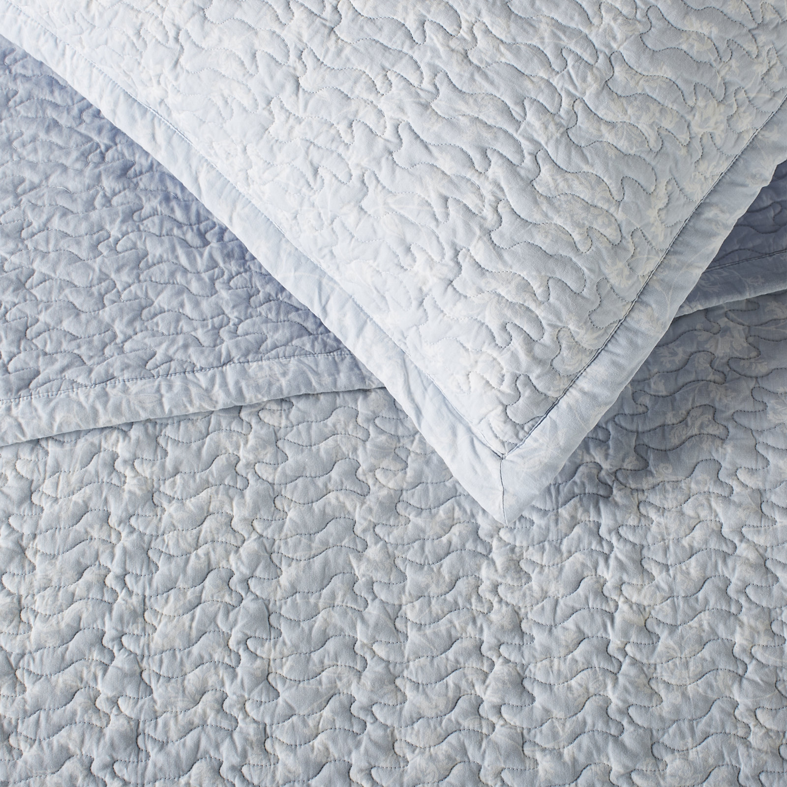 Shelese Cotton Quilt Set, Queen Quilt + 2 Standard Pillow Shams
