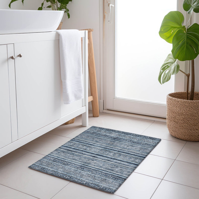 Tapis bleu intérieur / extérieur lavable à la machine Claudian ACN1653, Rectangle 1 pi 8 po x 2 pi 6 po