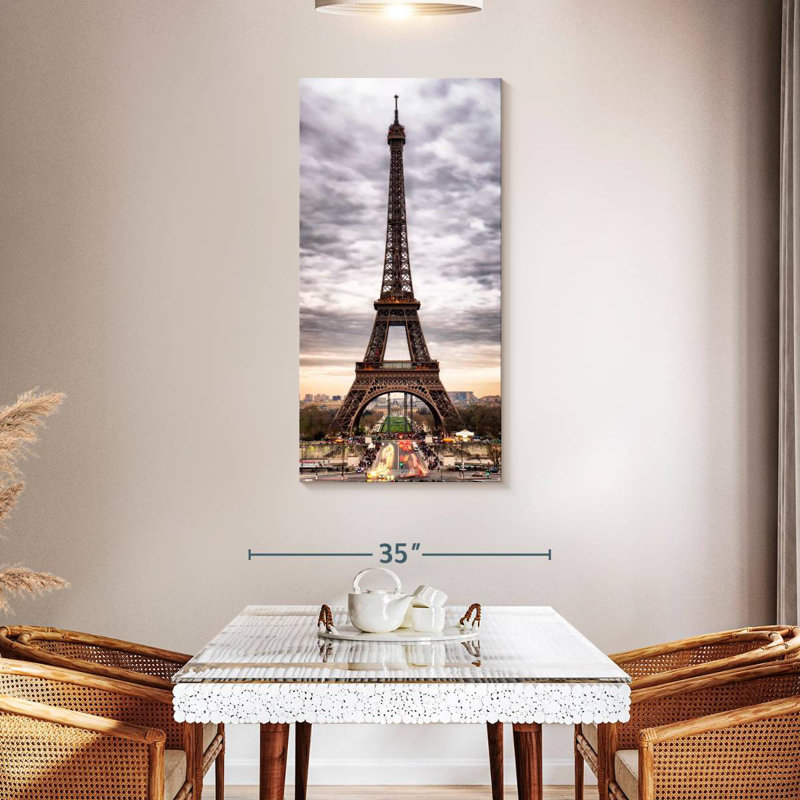 Tempête, nuages, Tour Eiffel, H 48 po x l 24 po