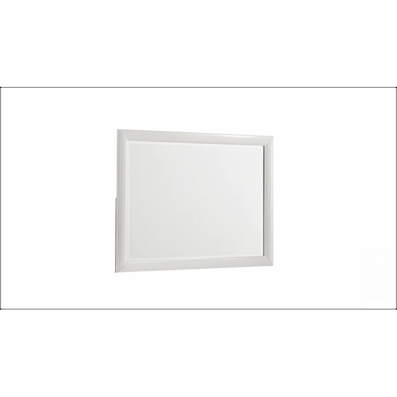 Miroir mural Soul de style moderne avec cadre en bois durable, parfait pour rehausser la lumière et l'espace dans n'importe quelle pièce.