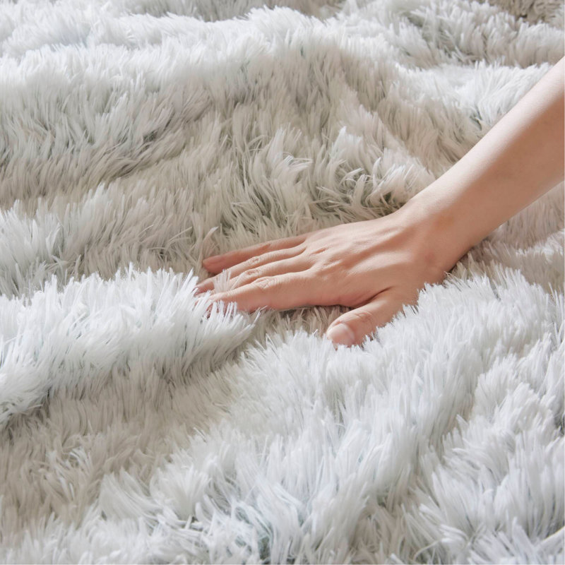 Ensemble de 3 mini-édredons en fausse fourrure à poils longs vert / blanc, King Comforter + 2 Pillow Shams