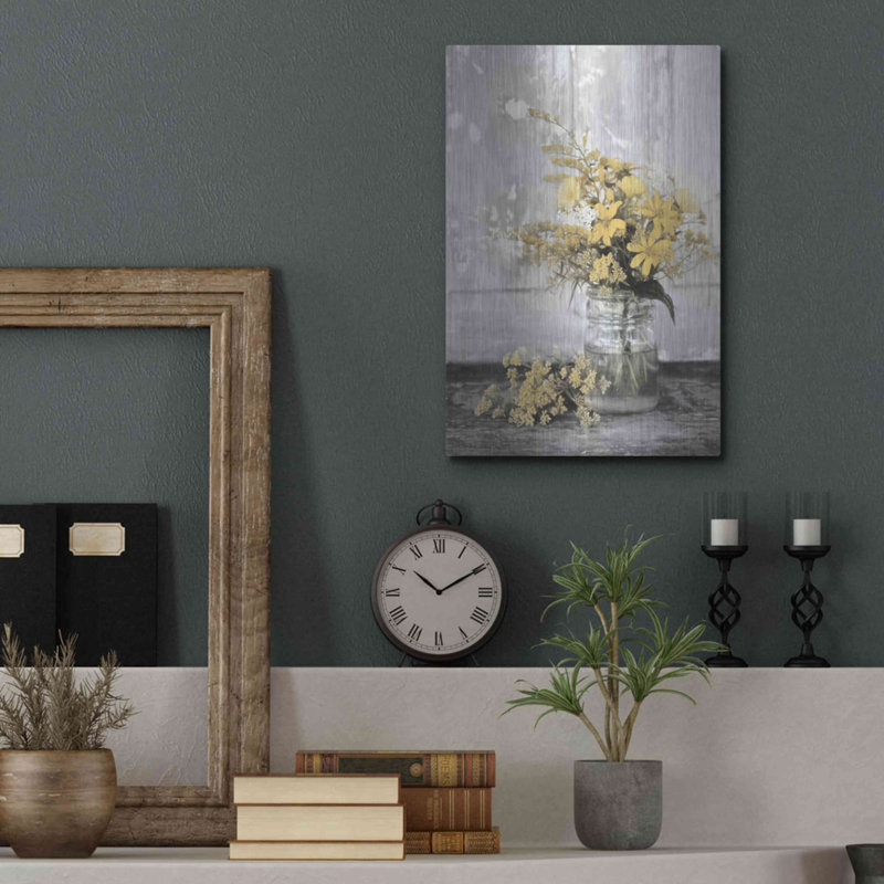 «Gold Wildflowers II» par Lori Deiter, H 16 po x l 12 po