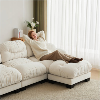 Canapé modulaire confortable à 2 places en tissu de chenille plissé avec siège ergonomique en mousse haute densité, canapé modulaire en forme de L avec 2 repose-pieds, accoudoirs arrondis arrondis et 2 coussins décoratifs ronds, beige