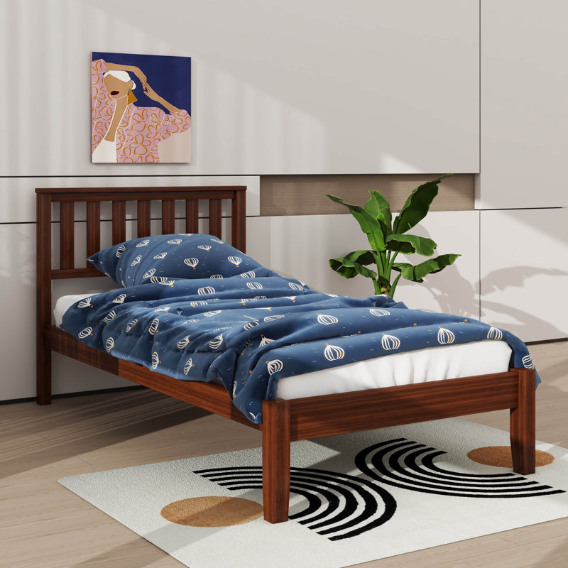 Lit simple plateforme en bois, Noyer