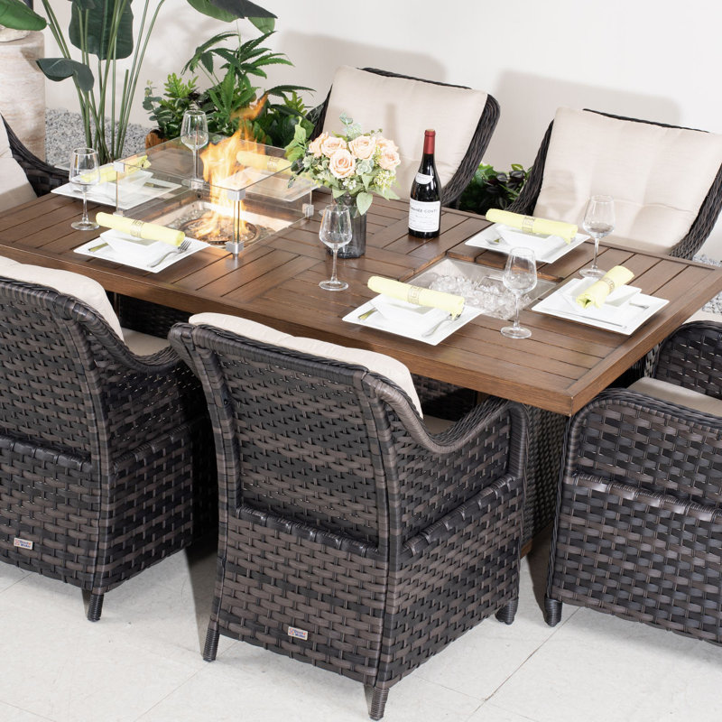 Ensemble repas pour 6 personnes Aliaksey
