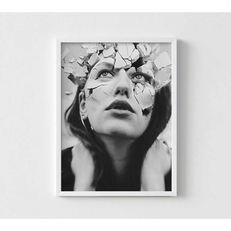 Fractured Mind - Photographie de portrait surréaliste, H 42 po x l 56 po, Impression encadrée avec passe-partout, Brun