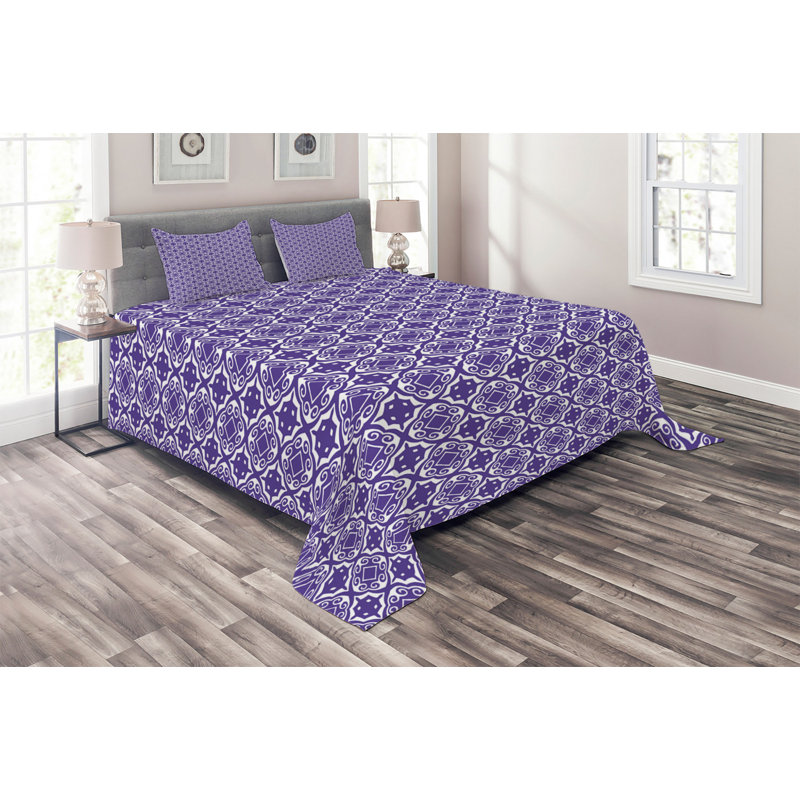 Classical Traditional Geometric Shapes Coverlet, King Bedspread + 2 Shams