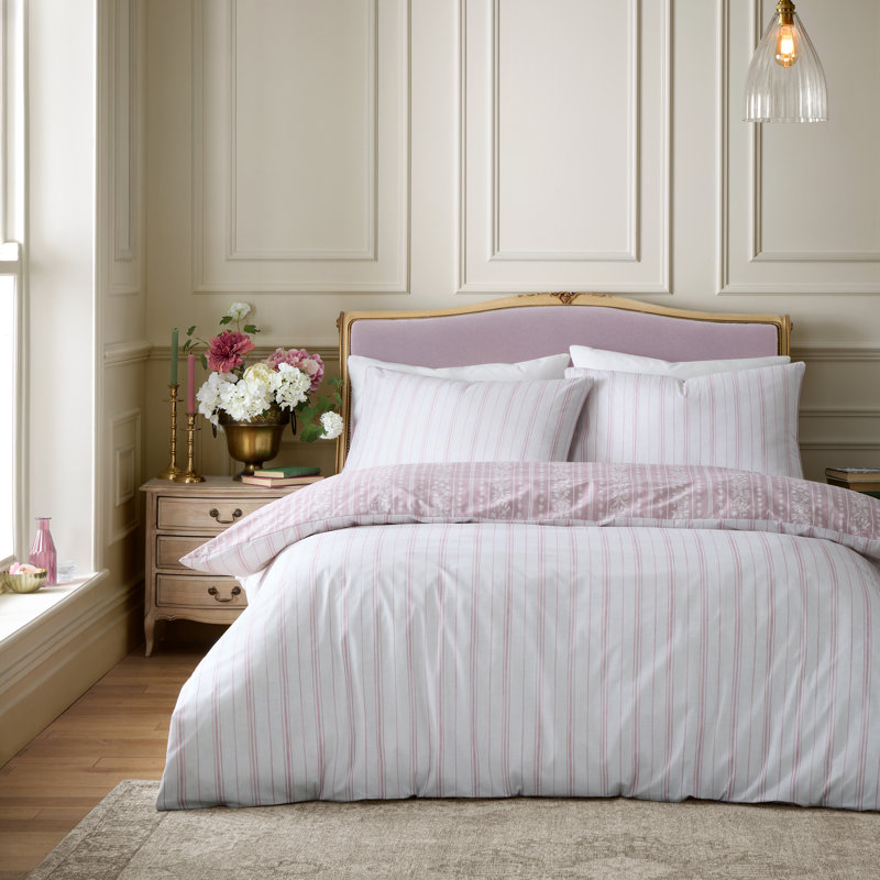 Regency Stripe Reversible Duvet Cover Set Bedding, Double Duvet Cover + 2 Standard Pillowcases