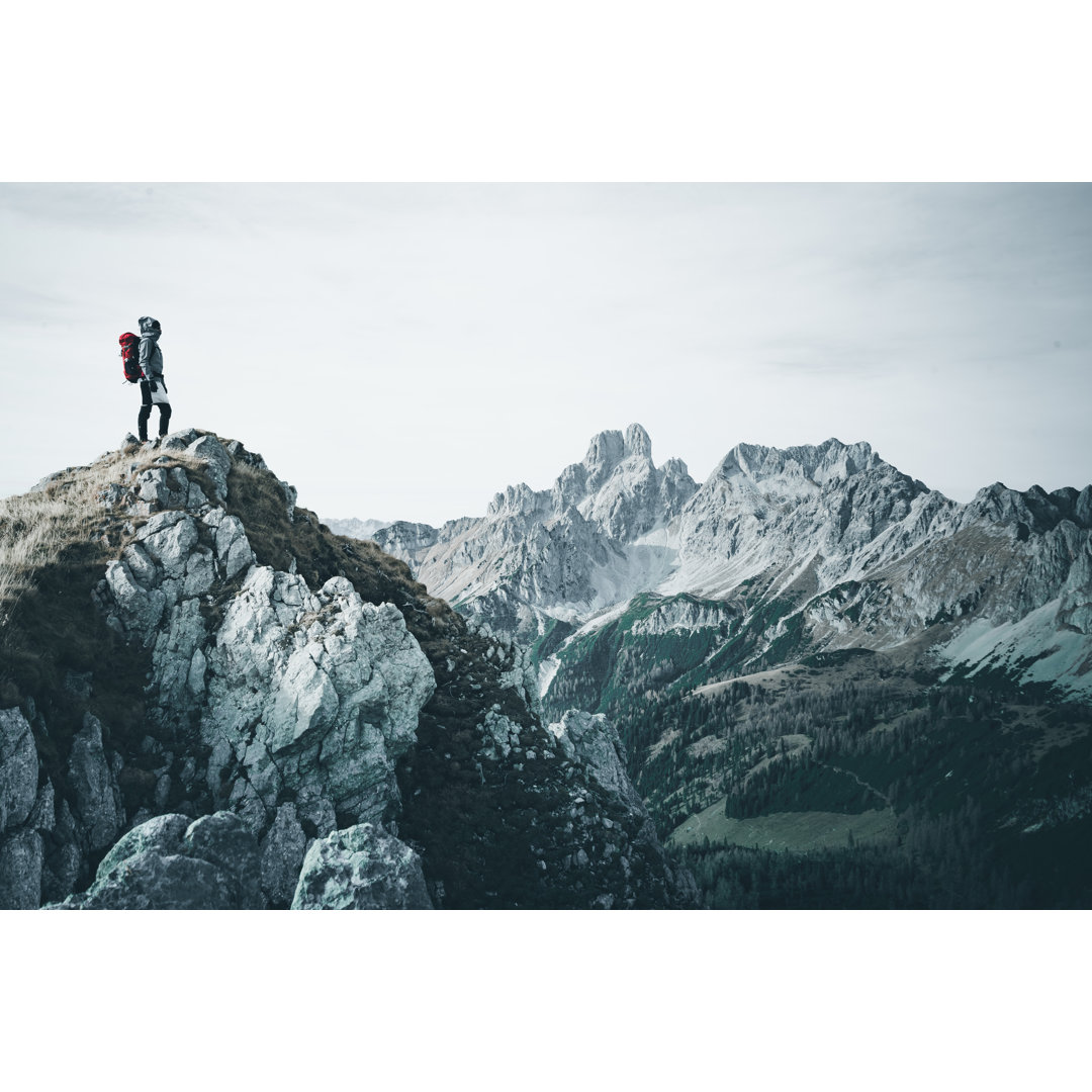 Alpinistin Frau von Amriphoto - Druck