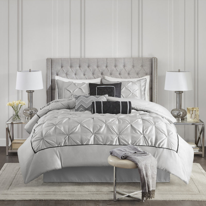 Luxury 7-piece Tufted Comforter Set For Queen Bed In Gray