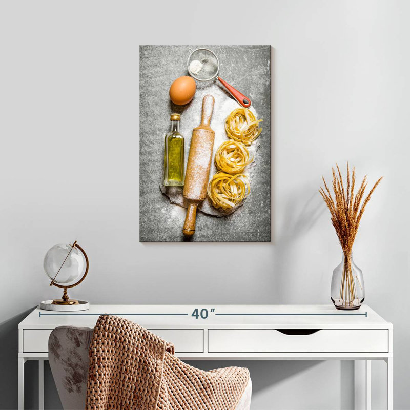 Senne Fresh Made Pasta, H 24 po x l 16 po
