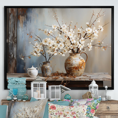 Art mural, poterie et fleurs